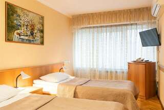 Гостиница МосУз центр Москва Стандартный семейный номер-5